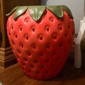 Strawberry Stool/decoration